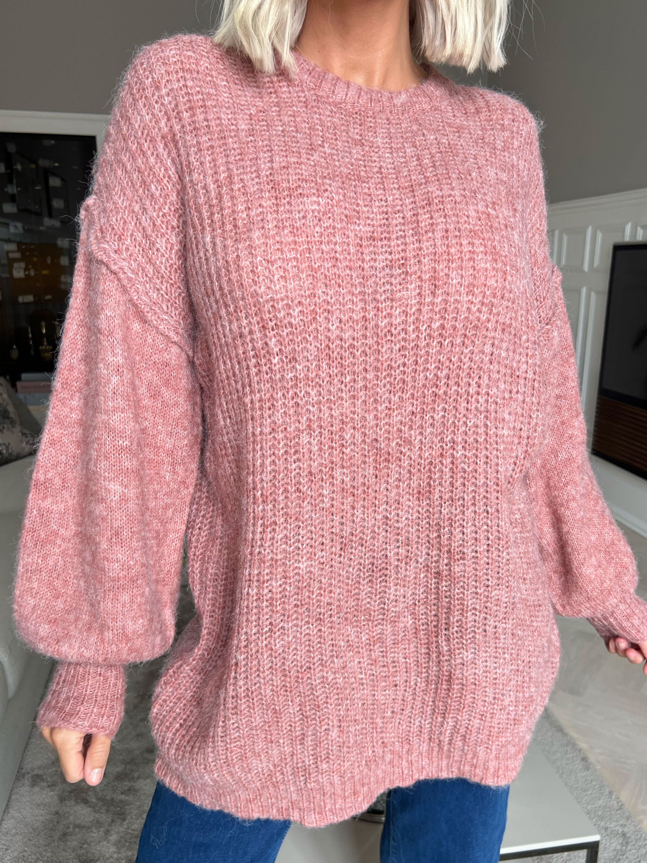 Leana - Lång mjuk stickad blus med ballongärmar